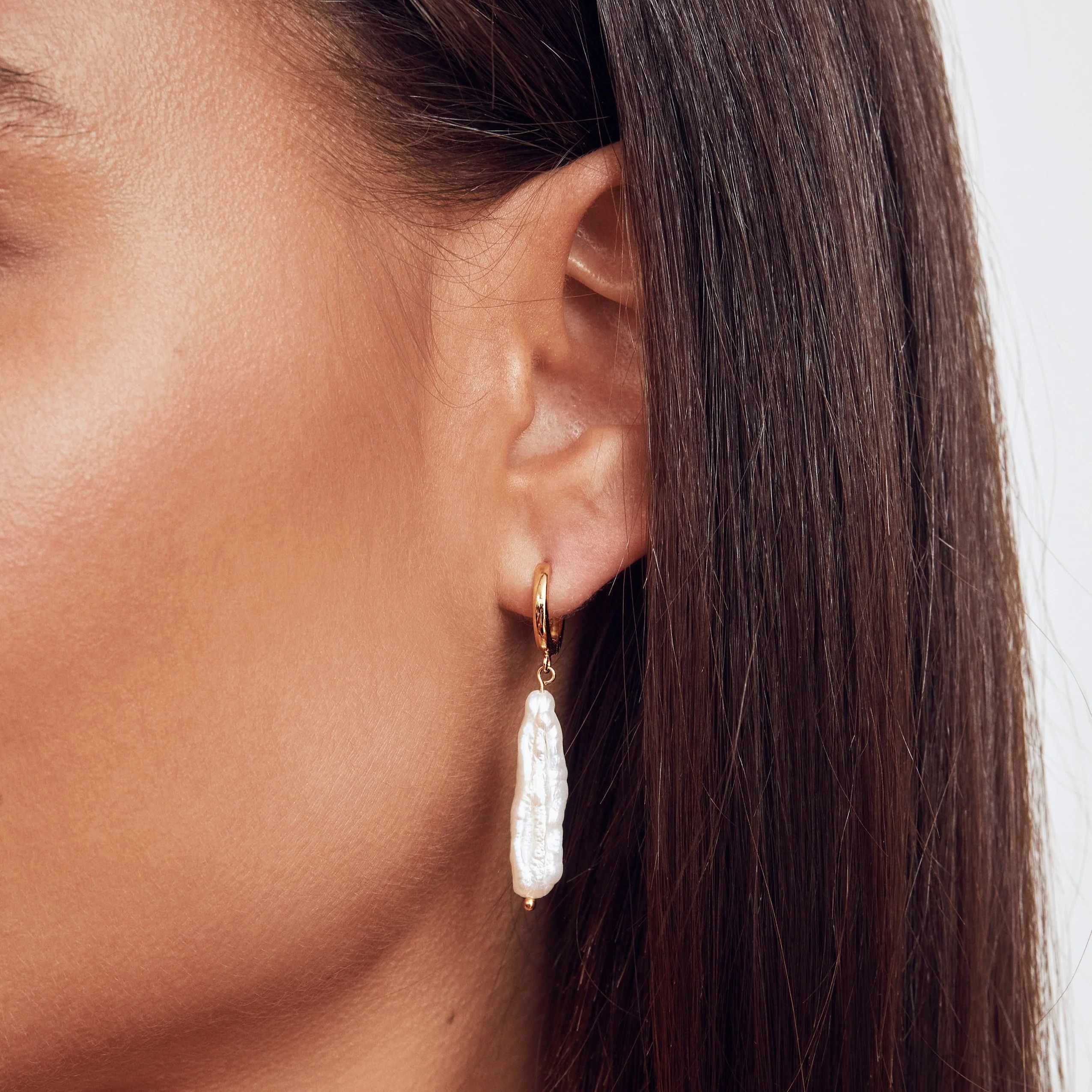 Gold Baroque Pearl Shard Hoop Earrings - Image 7