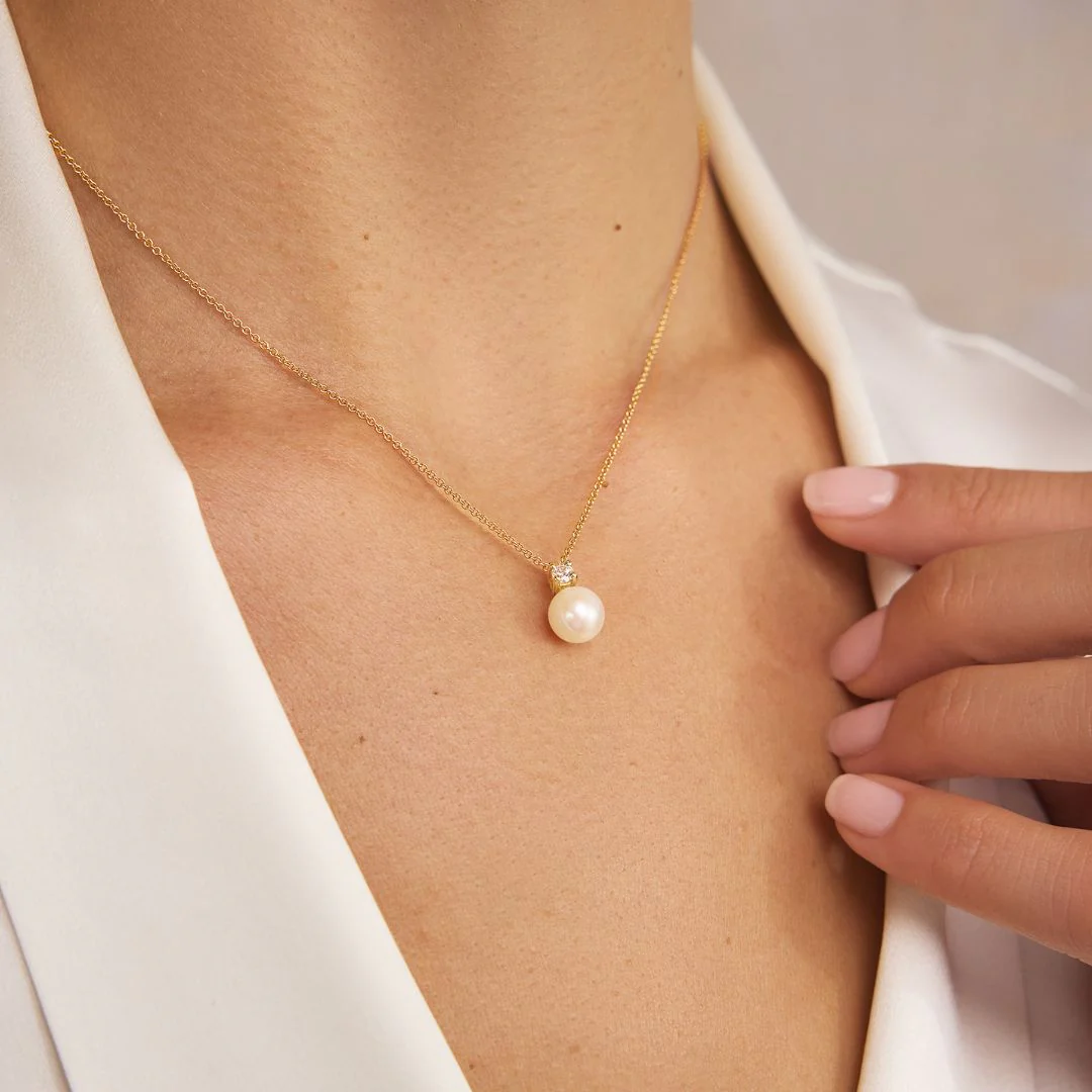 Gold Diamond Style and Pearl Necklace - Image 3
