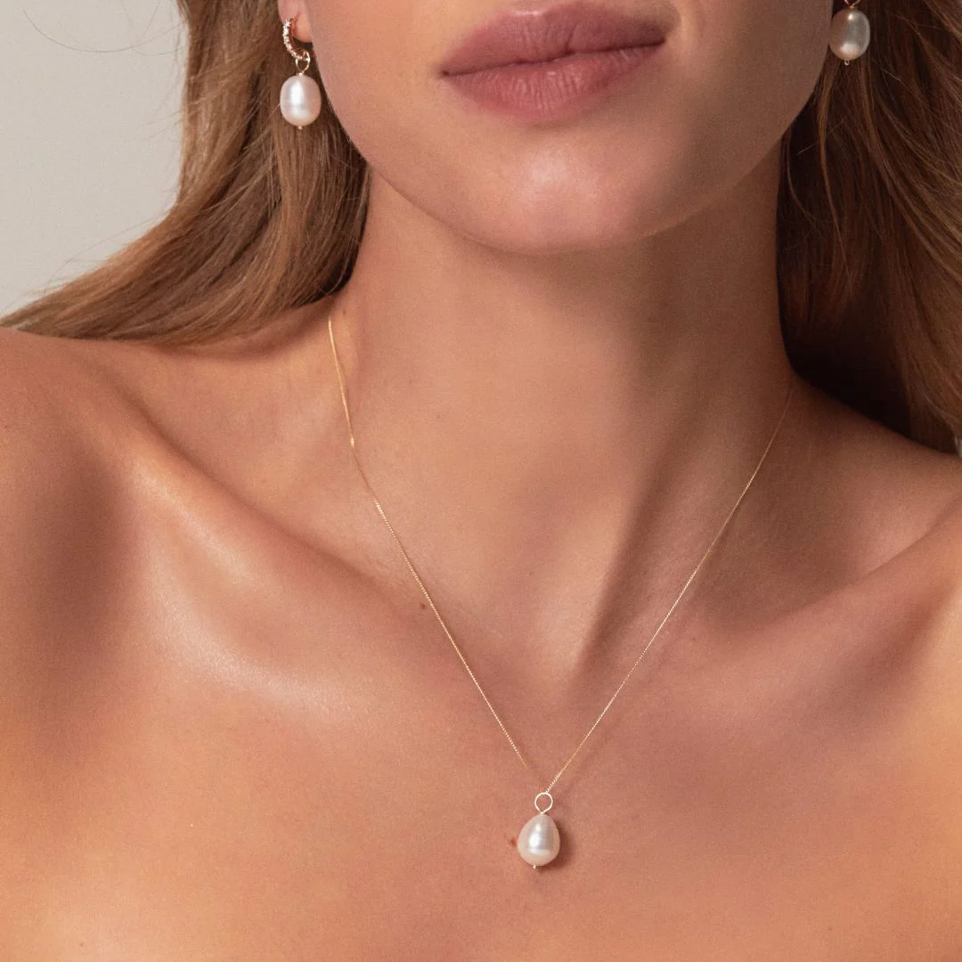 Gold Large Single Pearl Necklace - Image 7