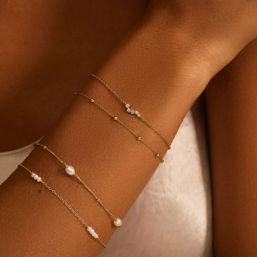 Gold Diamond Style Wave Bracelet - Image 4