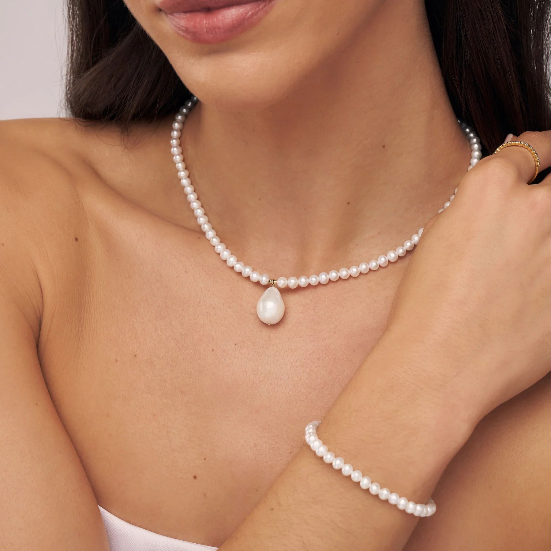 Gold Pearl Bracelet - Image 3
