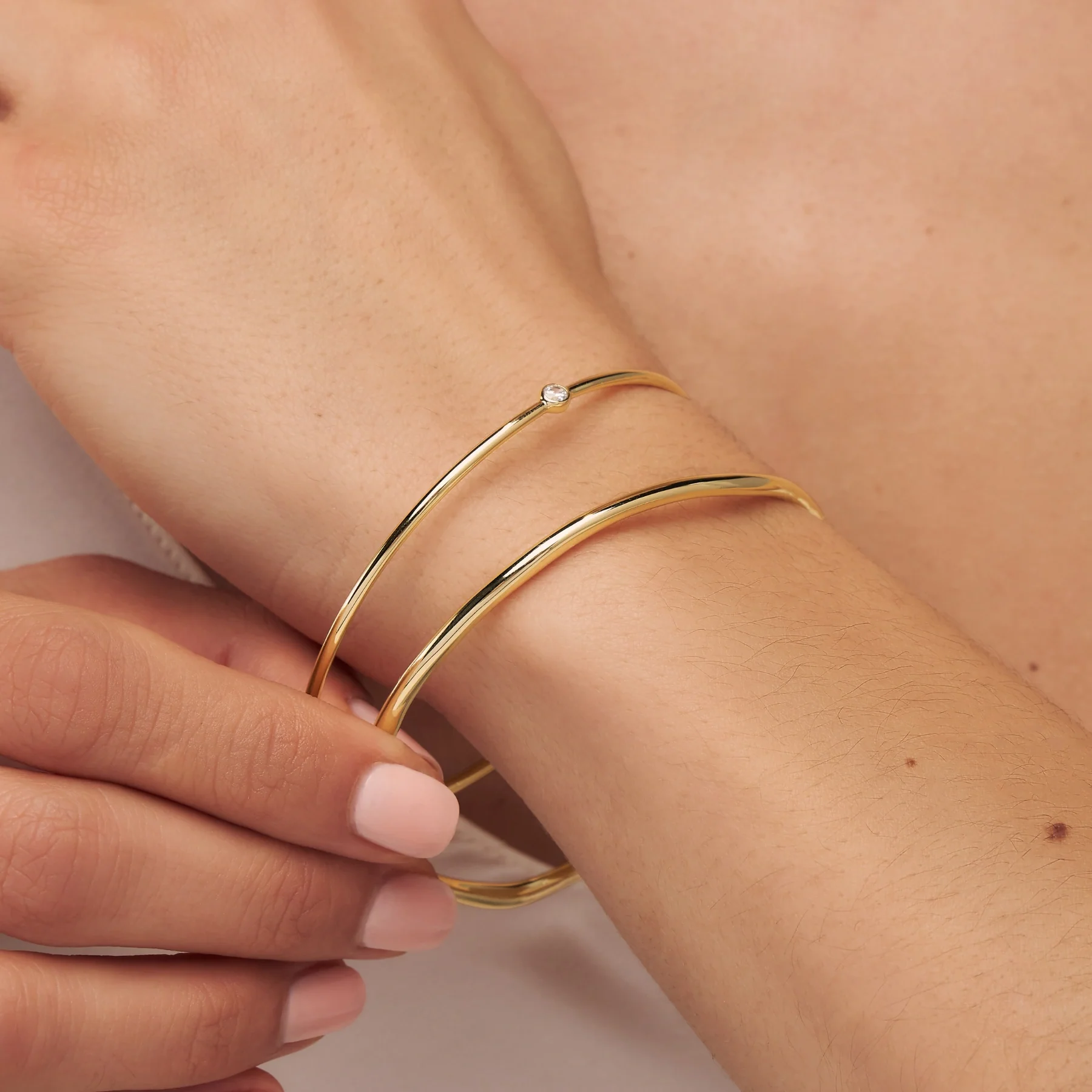 Gold Single Diamond Style Bangle - Image 2