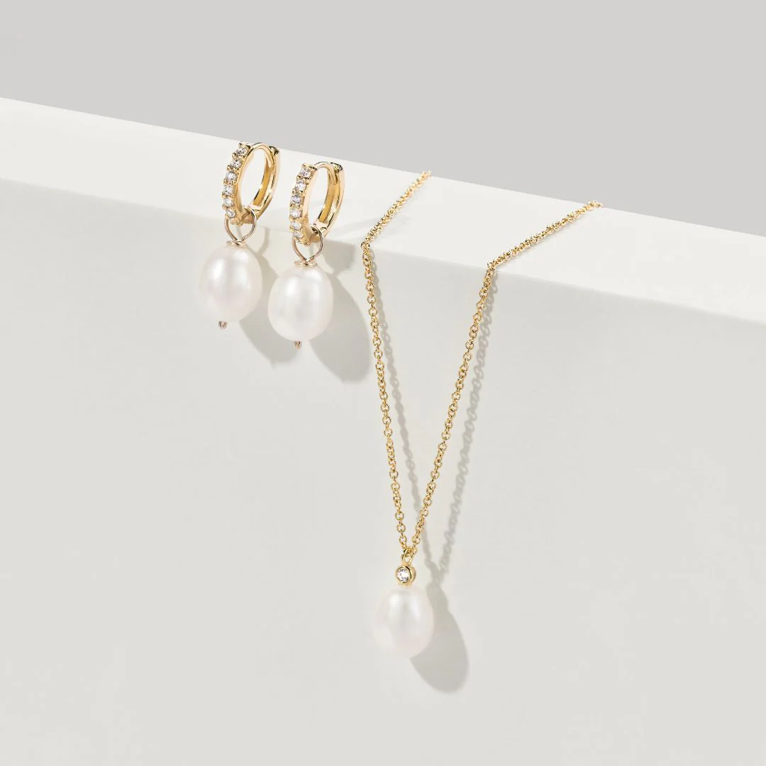 Gold Single Diamond Style Pearl Necklace - Image 5