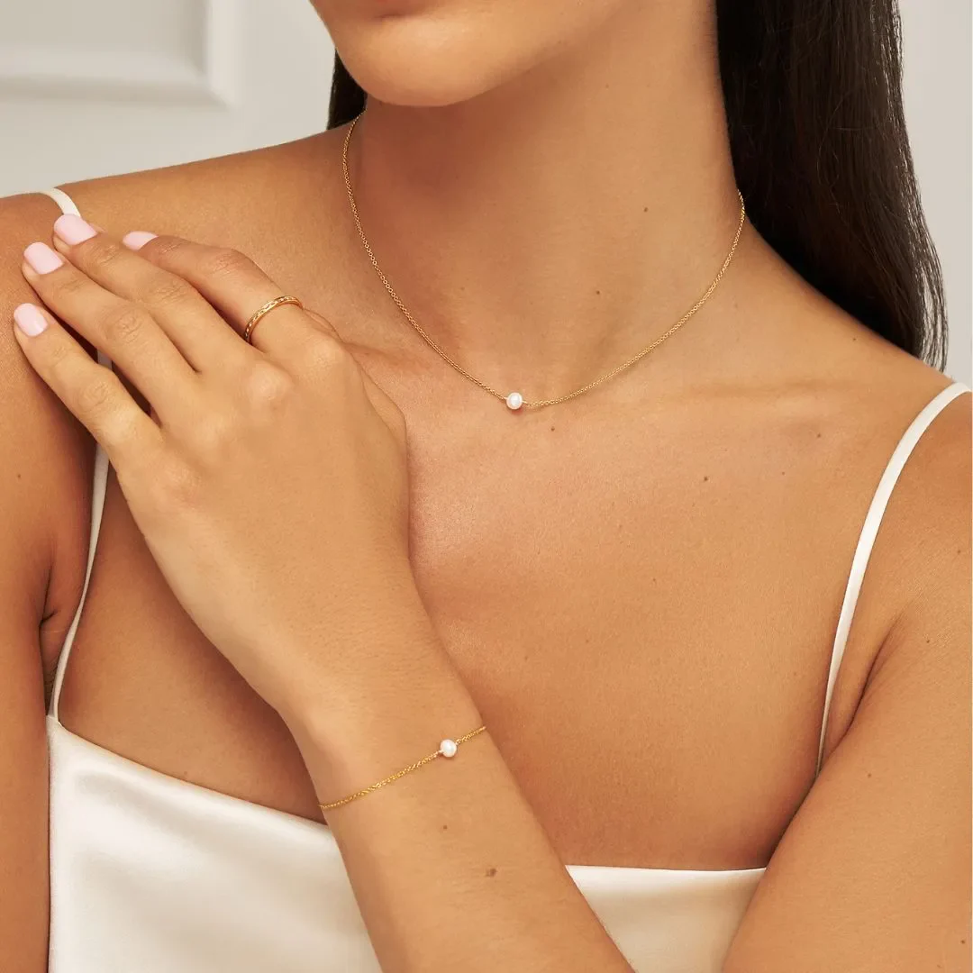 Gold Single Pearl Choker and Bracelet Gift Set - Image 2