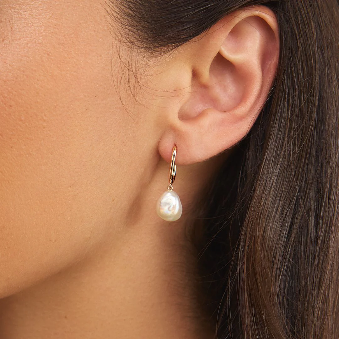 Silver Squared Hoop Baroque Pearl Drop Earrings - Image 4