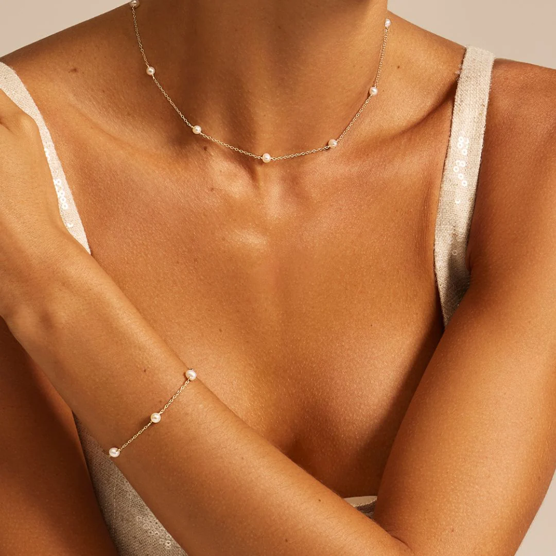 Solid White Gold Five Pearl Bracelet - Image 5