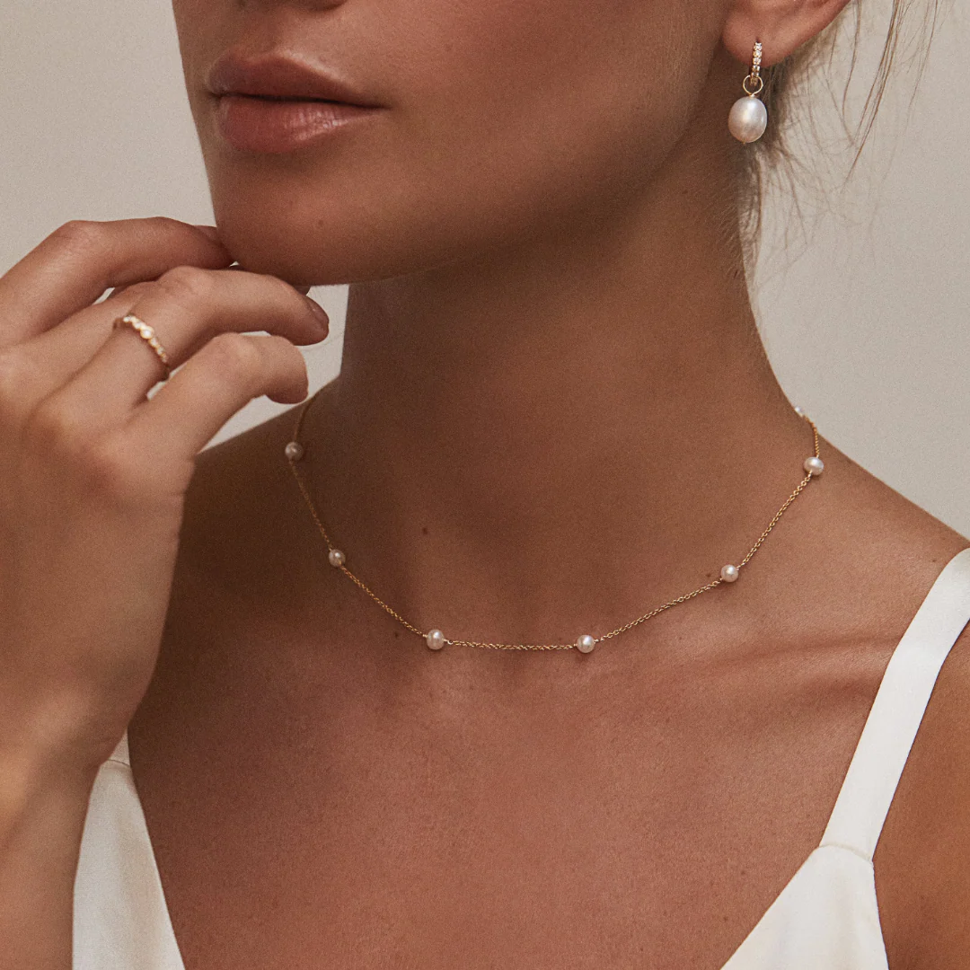 Gold Ten Pearl Choker and Five Pearl Bracelet Gift Set - Image 5
