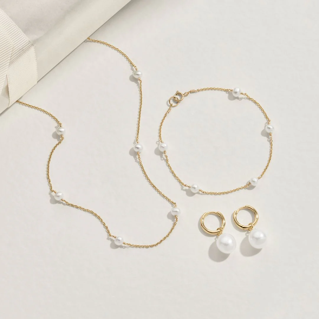 Gold Five Pearl Bracelet - Image 9