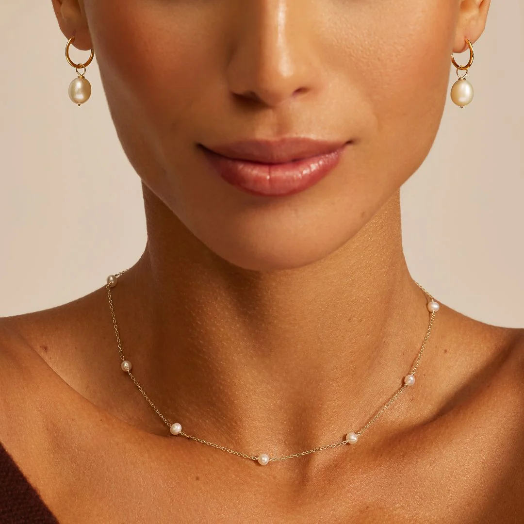 Gold Ten Pearl Choker and Five Pearl Bracelet Gift Set - Image 8