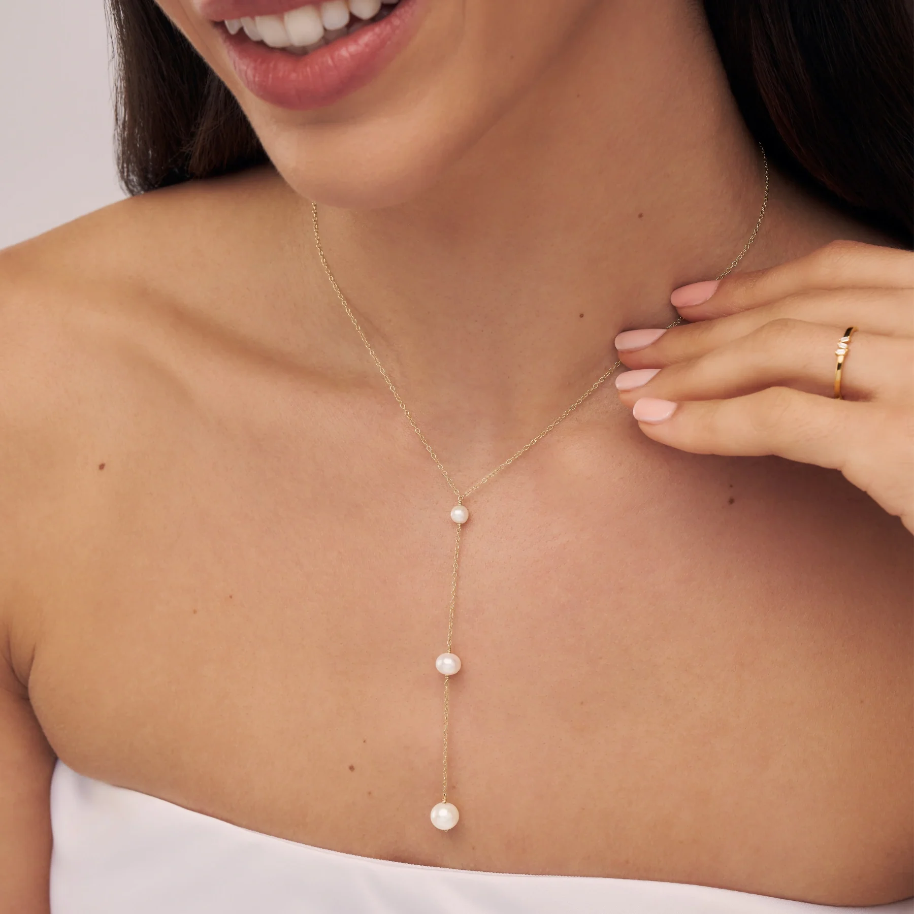 Gold Three Graduated Pearl Drop Lariat Necklace - Image 3