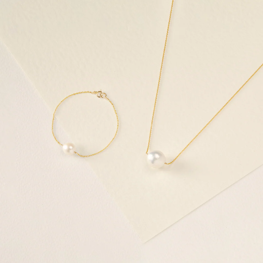 Gold Large Pearl Bracelet - Image 5