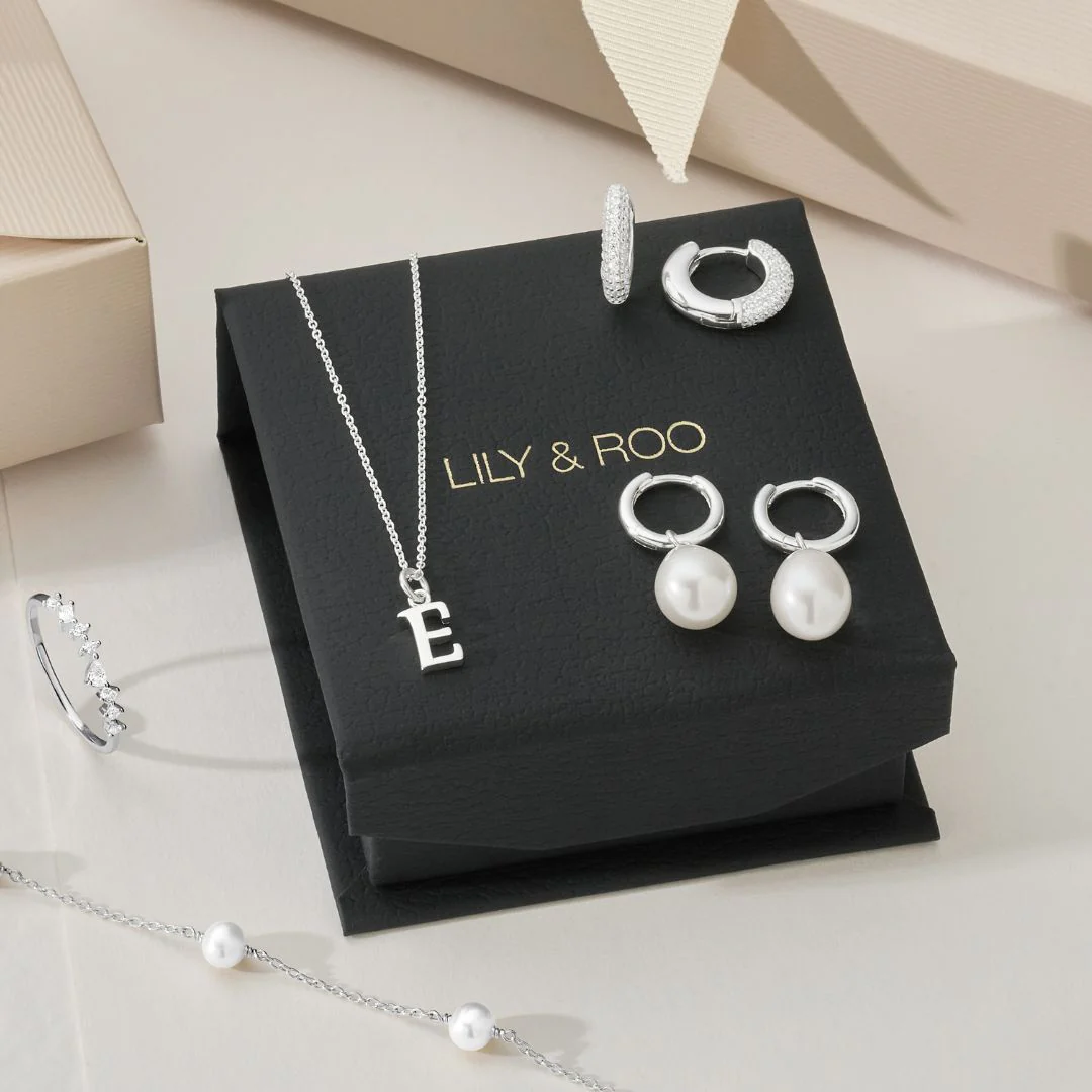 Silver Curve Initial Letter Necklace - Image 10