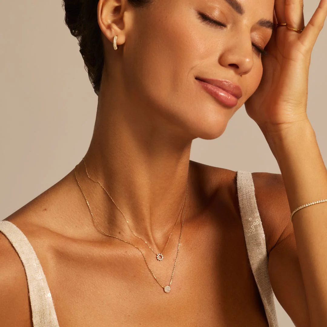 Silver Diamond Style Sun Necklace - Image 4
