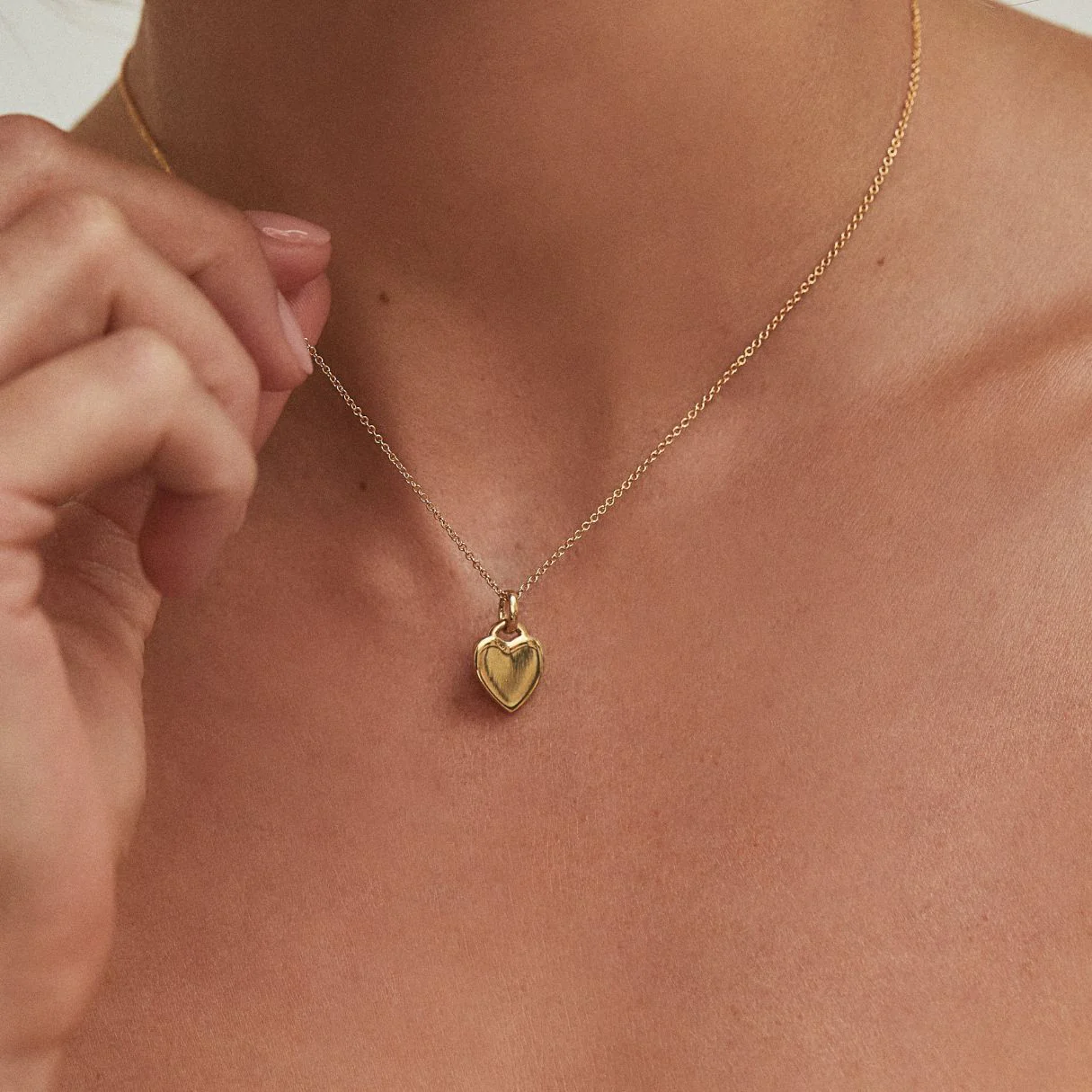Silver Heart Engraved Necklace - Image 4