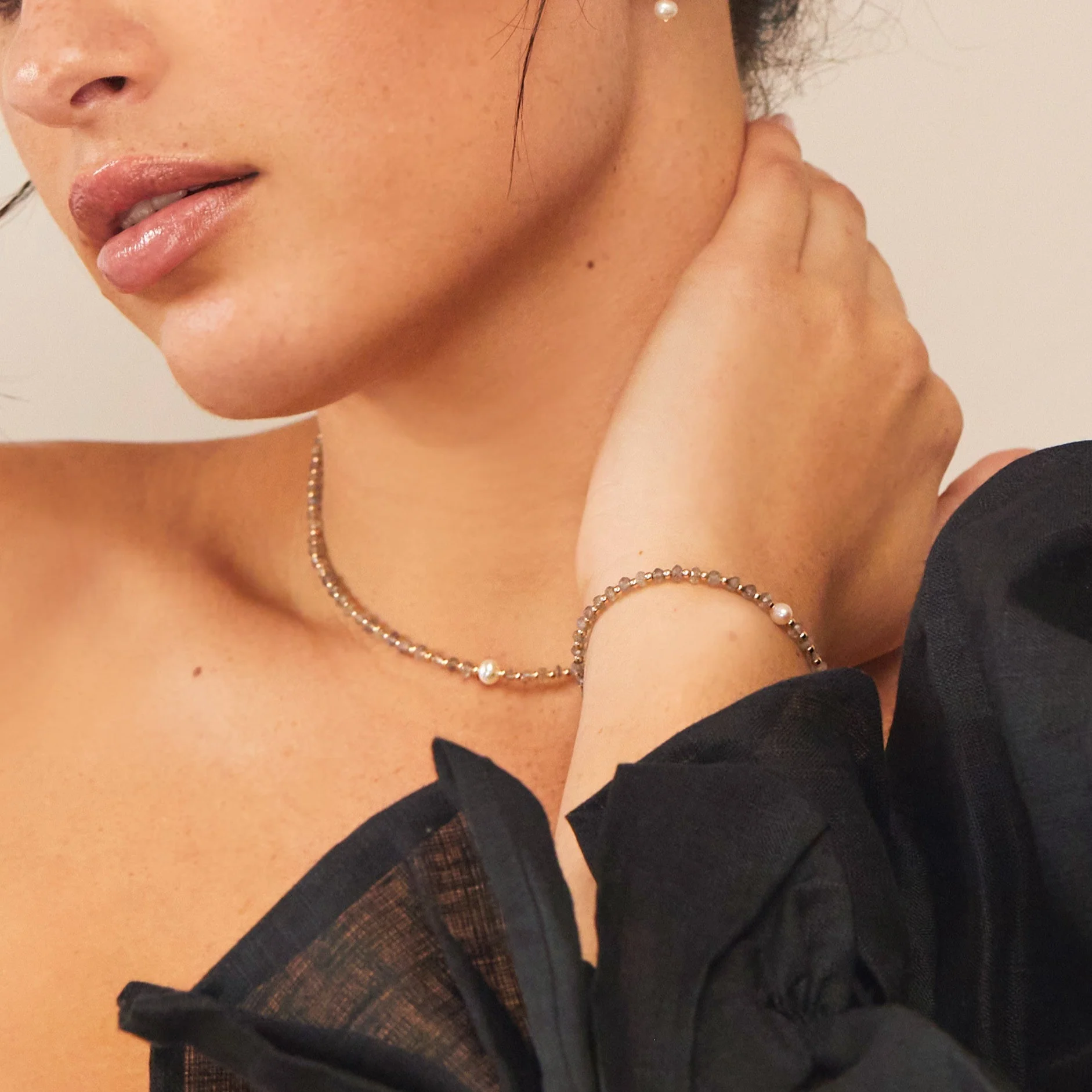 Silver Labradorite Gemstone Choker - Image 4
