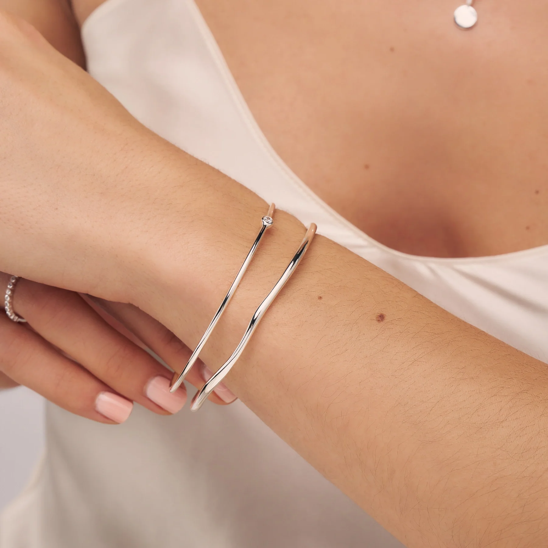 Silver Single Diamond Style Bangle - Image 3