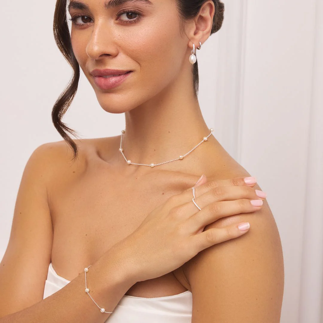 Solid White Gold Five Pearl Bracelet - Image 3