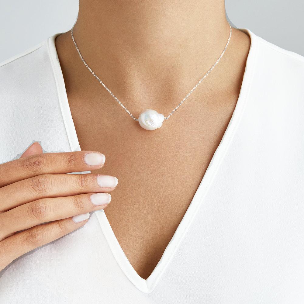 Solid White Gold Large Baroque Pearl Choker - Image 2