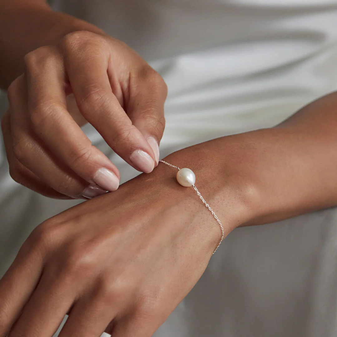 Solid White Gold Large Pearl Bracelet - Image 2
