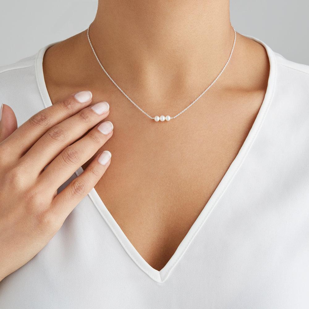 Solid White Gold Pearl Cluster Choker - Image 2