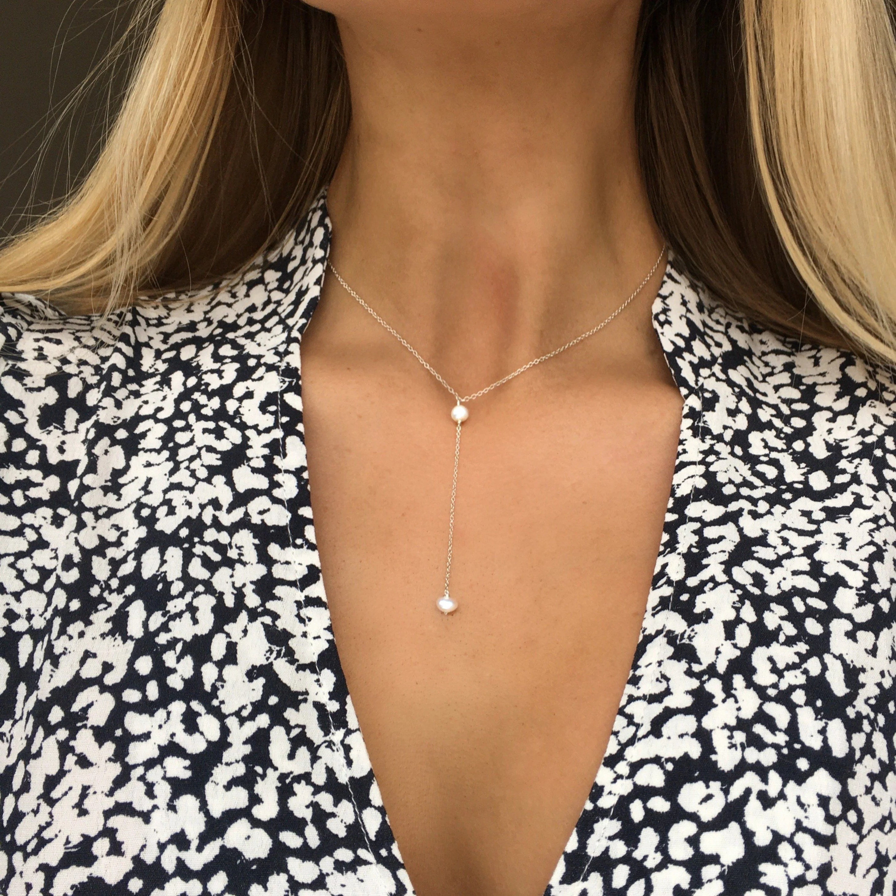 Solid White Gold Pearl Lariat Necklace - Image 3