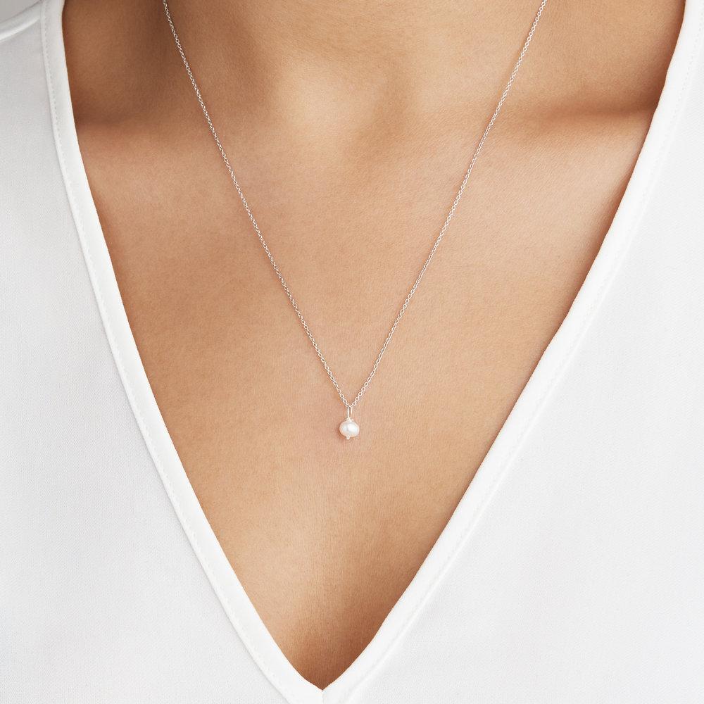 Solid White Gold Single Pearl Necklace - Image 2